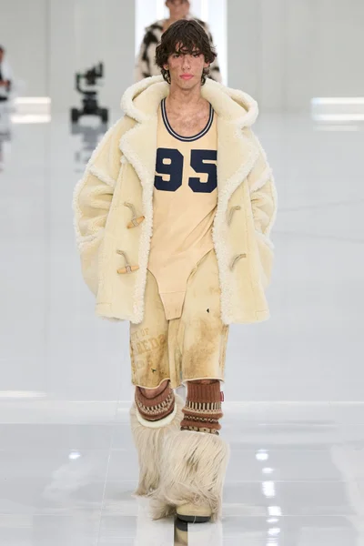 Look 19